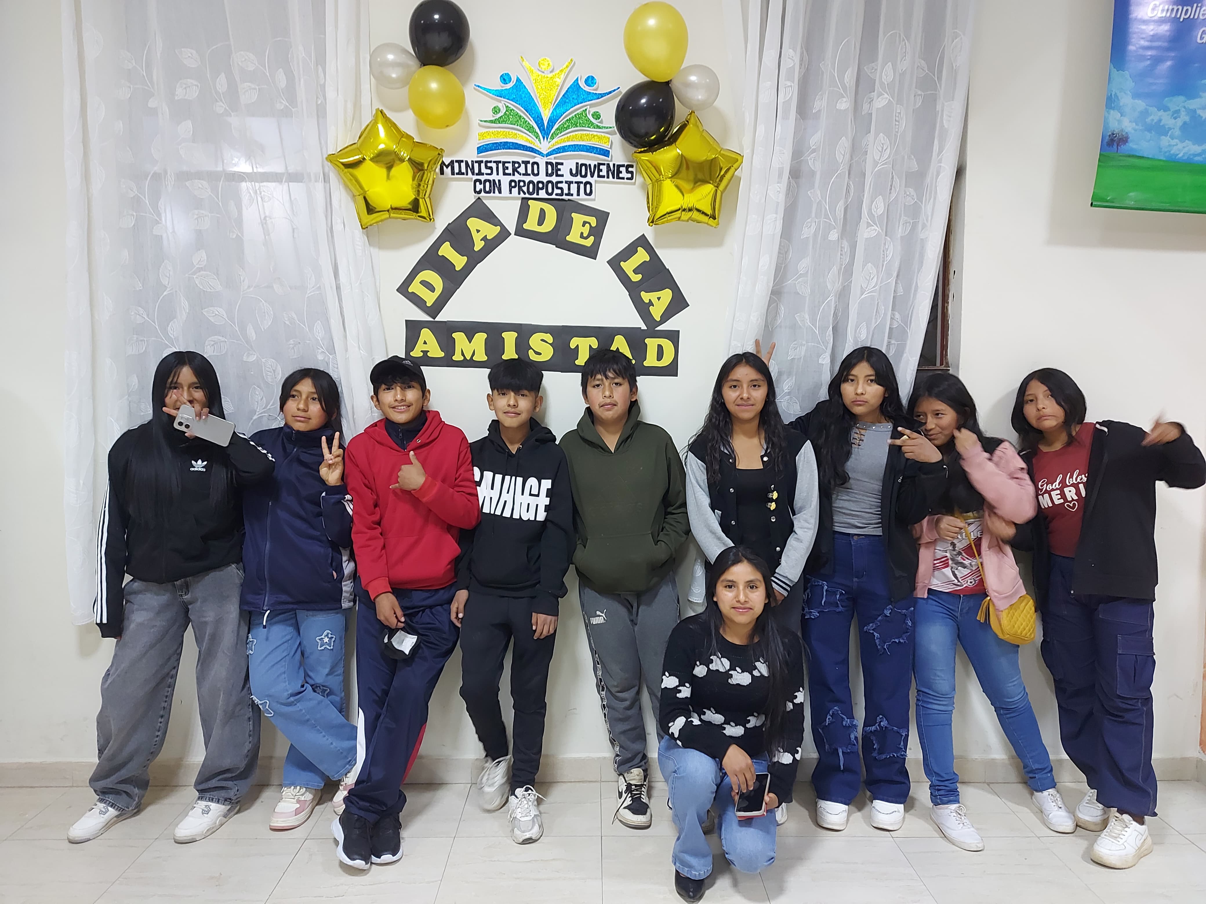 Jóvenes del ministerio con propósito en el Día de la Amistad de la Fundación Amistad